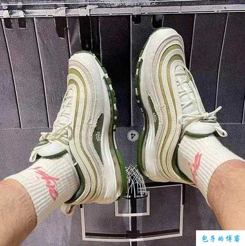 探索 Air Max 97 杂交新发现